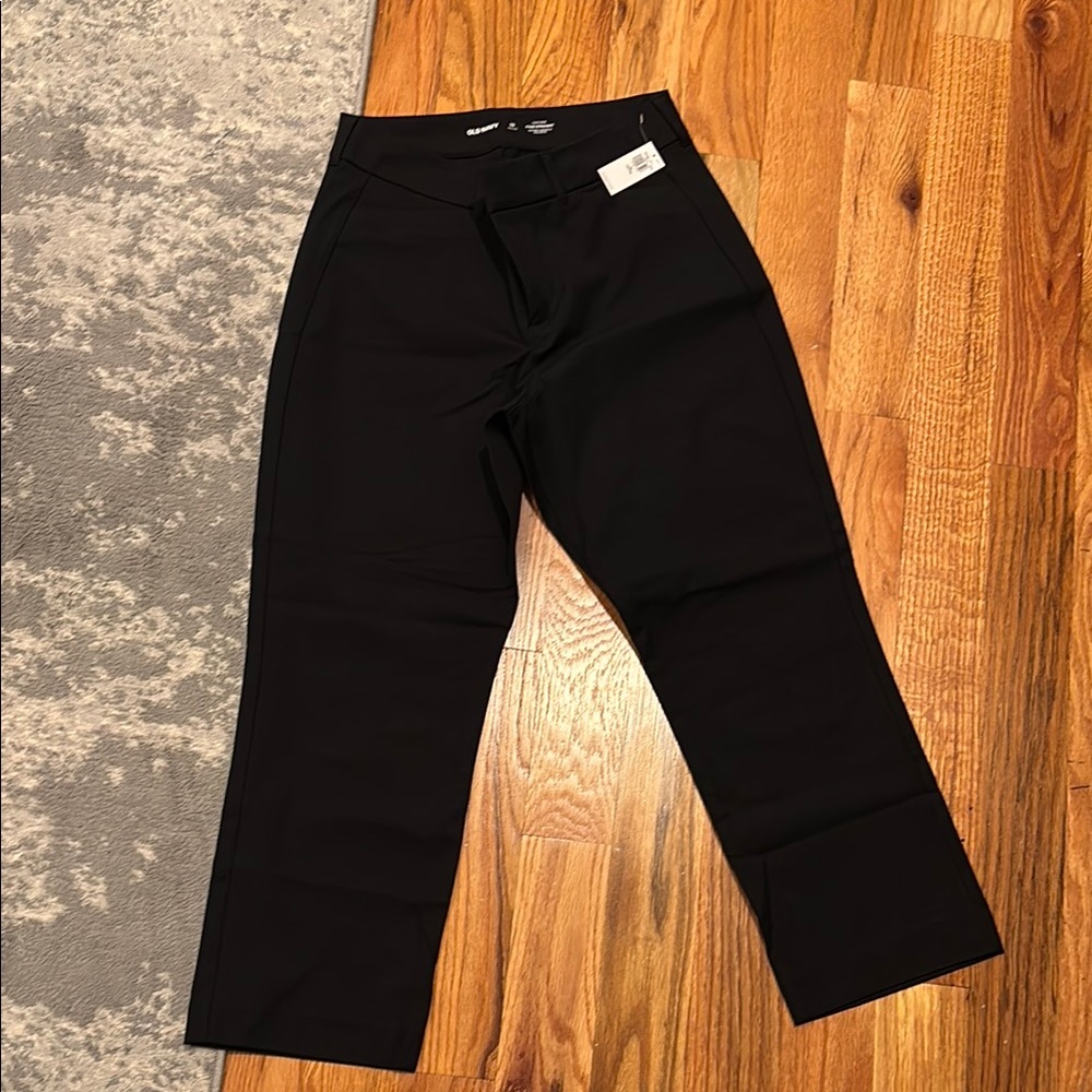 Old Navy high-rise pixie straight black pants NWT